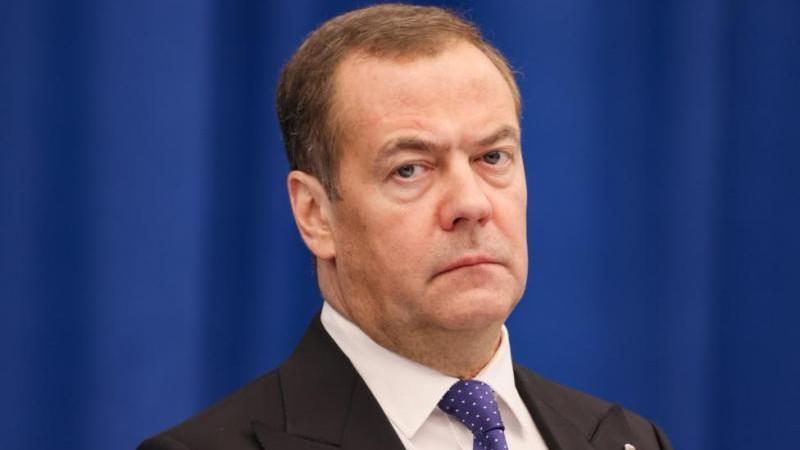 Медведев считает, что Евросоюз является прямой угрозой России