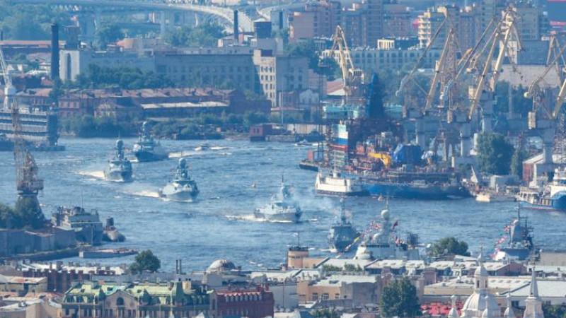 В Санкт-Петербурге отменили Главный военно-морской парад