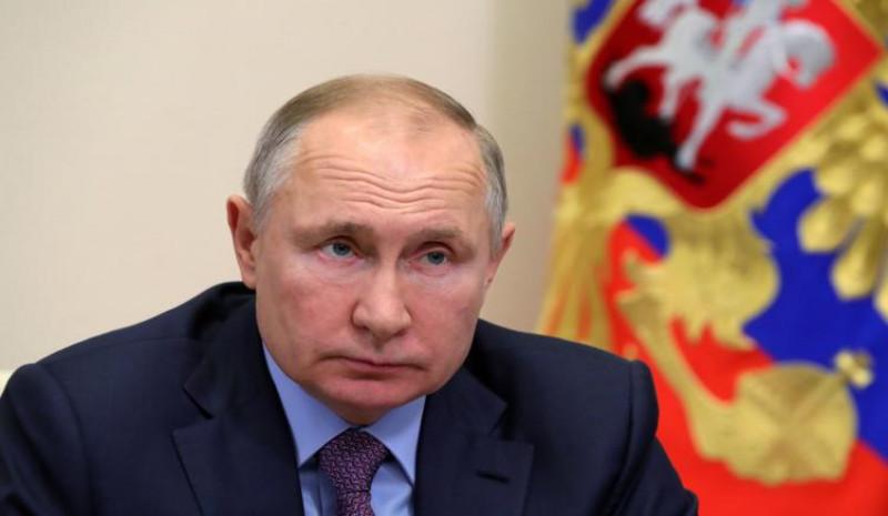 Путин призвал зеркально отвечать IТ-сервисам, пытающимся "душить" Россию