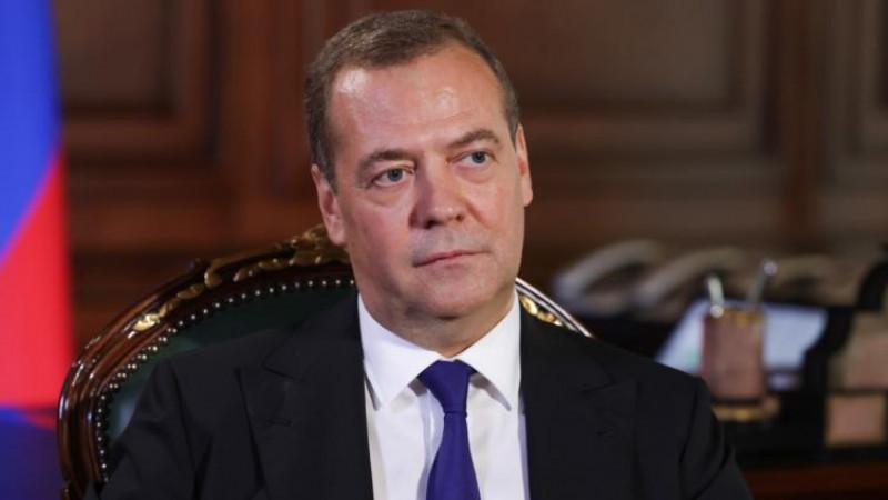 Медведев: смерть Кеосаяна стала невосполнимой утратой для всей страны