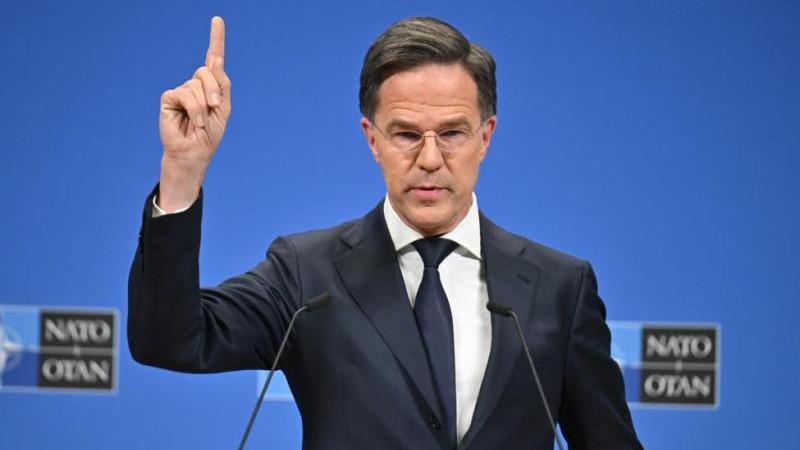 Генсек НАТО считает, что в будущем соотношение мужчин и женщин в армии будет равным