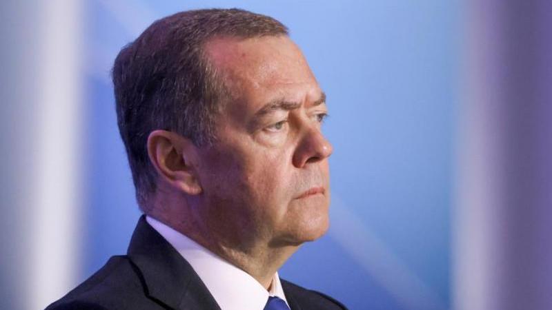 Медведев провел совещание о комплектовании ВС РФ контрактниками в 2026 году