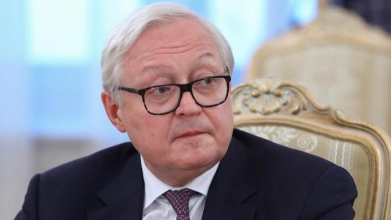 Рябков: Россия не намерена бегать за Европой ради диалога на высшем уровне