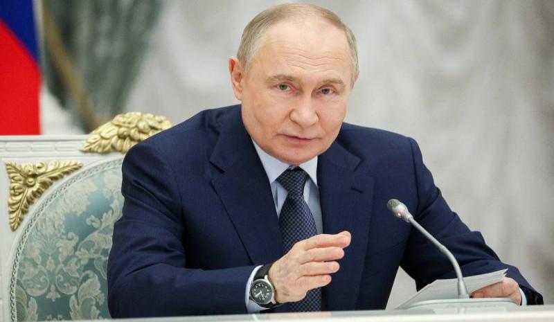 Путин отметил, что Россия на шаг впереди других стран по цифровизации госуслуг