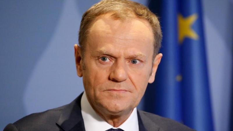 Туск отметил, что ему достаточно одного отца в ответ на слова генсека НАТО о Трампе