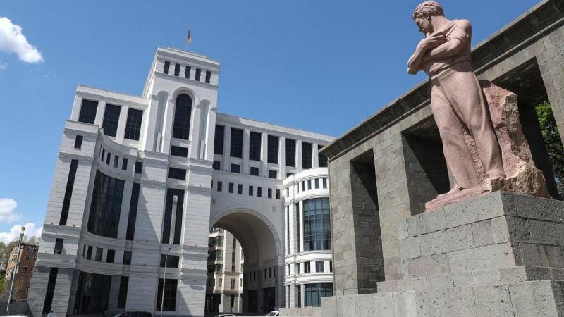 В Армении назвали неприемлемым условие Азербайджана изменить конституцию