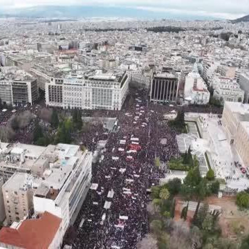 Участниками митинга у парламента Греции стали...