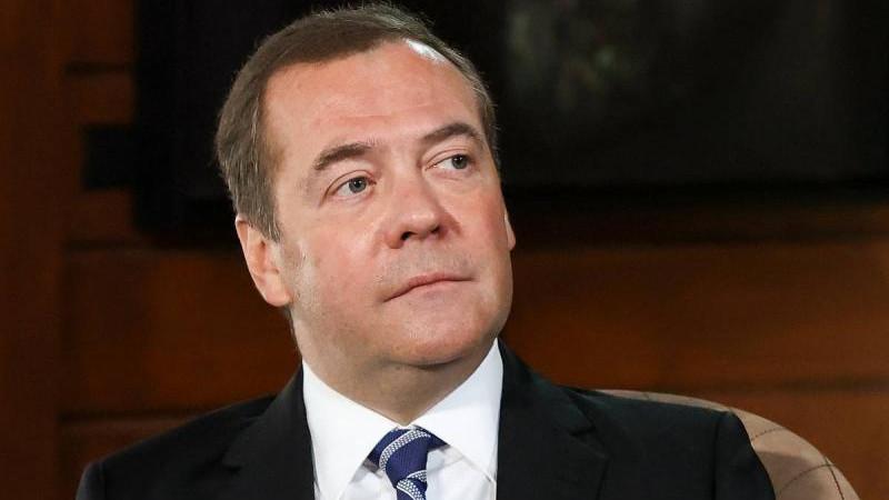 Медведев отметил, что Трамп "размазал Европу" сделкой по пошлинам
