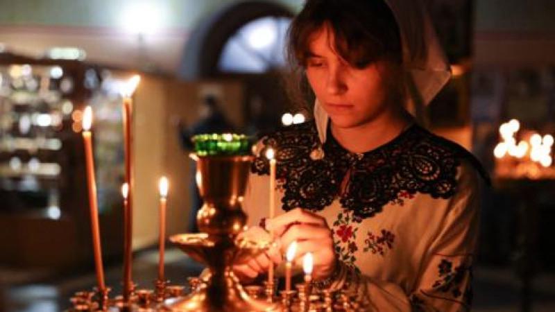 Православные христиане отмечают праздник Успения Пресвятой Богородицы