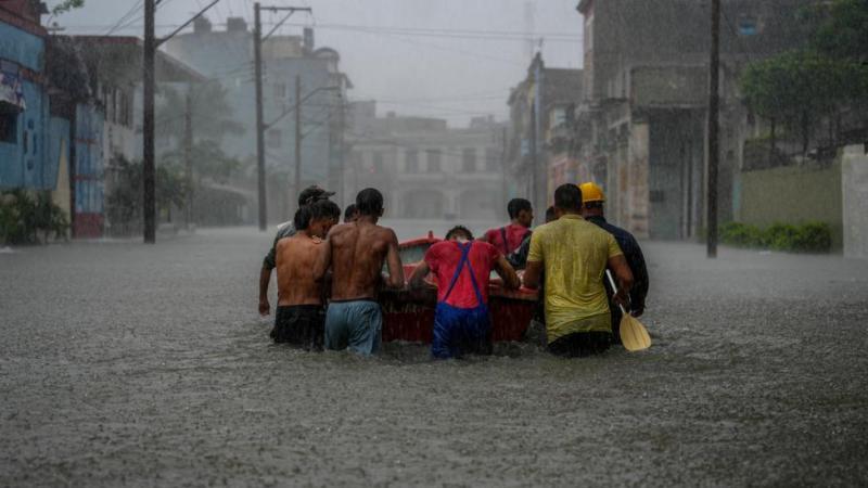 Reuters: число жертв наводнения в Индонезии увеличилось до 174