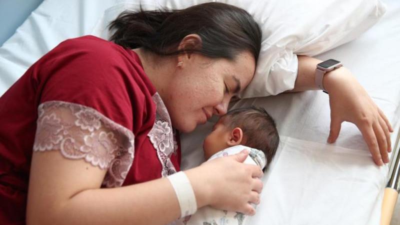 ВЦИОМ: 86% жителей России считают материнство трудной работой