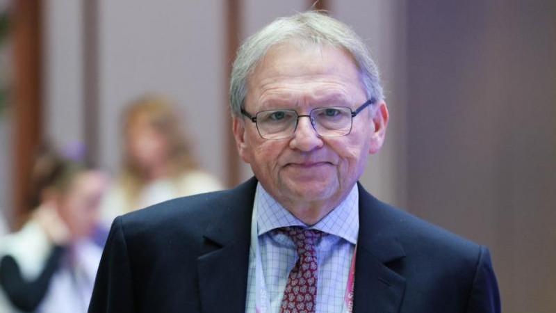 Титов отметил, что Китай "без шума" запустил альтернативу SWIFT