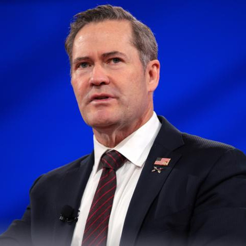 Уолтц заявил, что госдолг США не позволяет им спонсировать безопасность в Европе