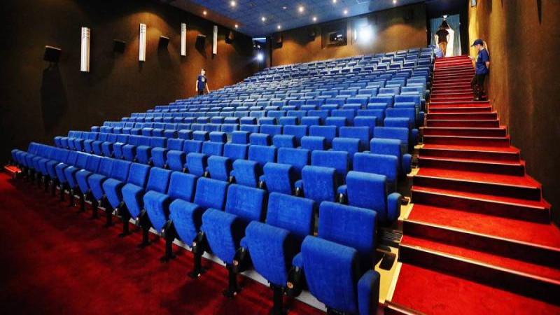 Фильм "На деревню дедушке" опередил "Материалистку" в российском кинопрокате