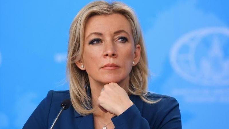 Захарова отреагировала на откровение Навроцкого про беседы с "духом Пилсудского"