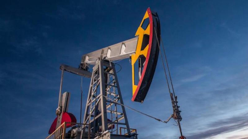 Стоимость нефти Brent снижалась на более чем 3%
