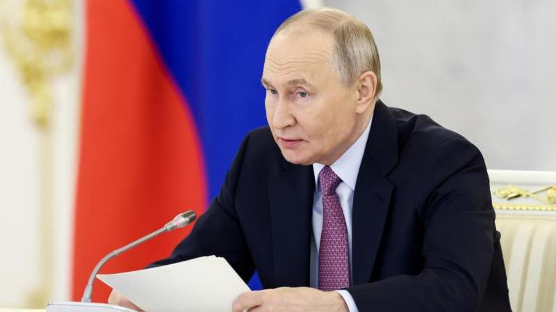 Путин отметил высокий уровень отношений России и Киргизии