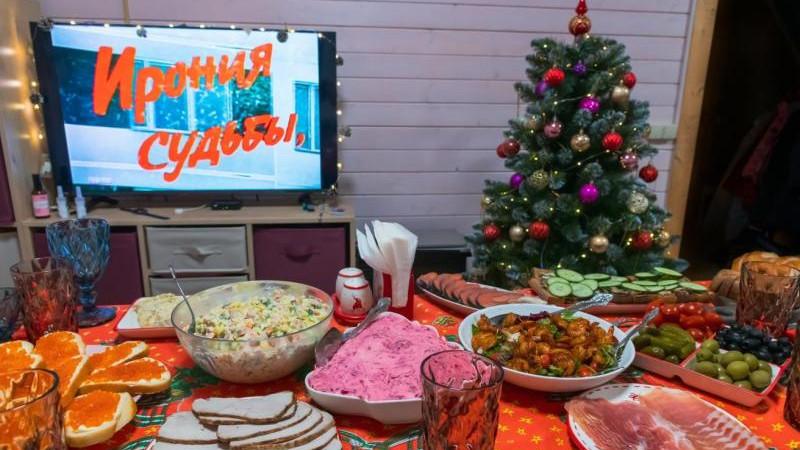 The Guardian добавила "Иронию судьбы" в подборку лучших новогодних фильмов