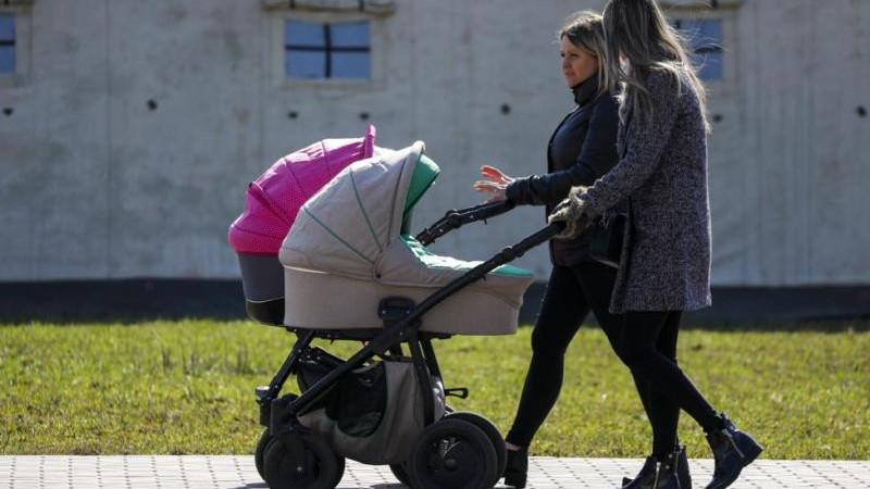 Работающие родители в России могут получить налоговый вычет 7% от НДФЛ 13%