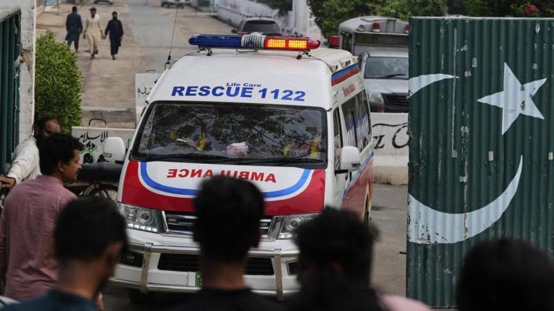 На востоке Пакистана в ДТП с автобусом погибли не менее 14 человек