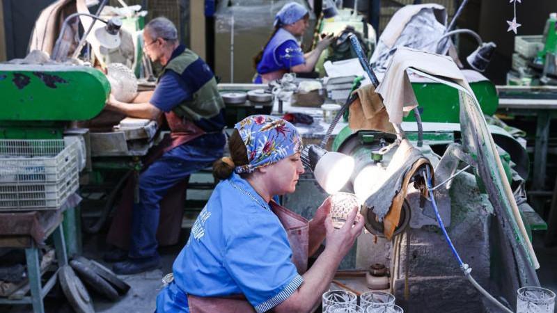 В России размер МРОТ вырос до 27 тыс. рублей