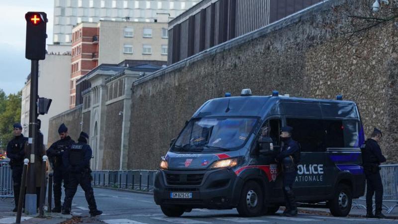 Figaro: в Париже в новогоднюю ночь задержали 125 человек