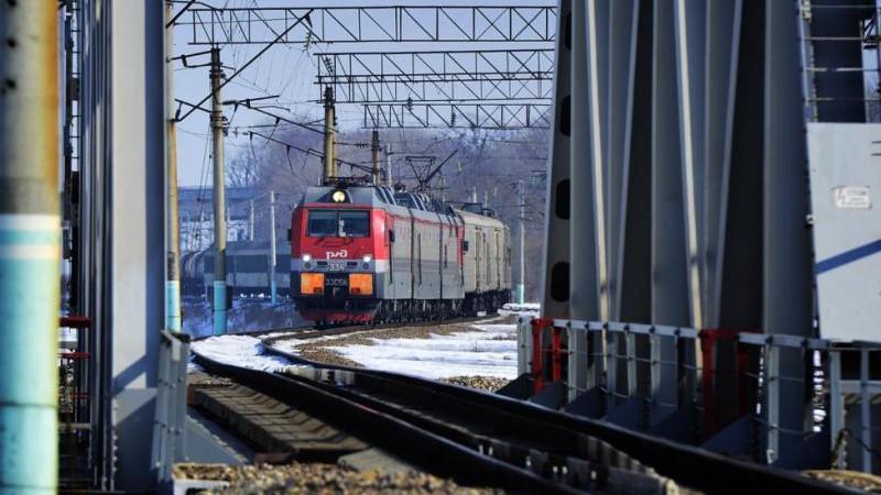 На Северно-Кавказской ж/д из-за снегопадов задерживаются 46 поездов