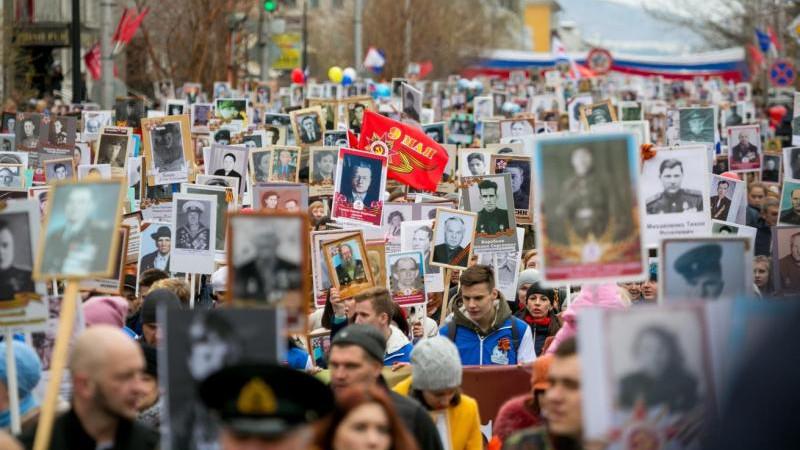 Гражданам РФ напомнили о наказании за неподобающее размещение фото героев ВОВ