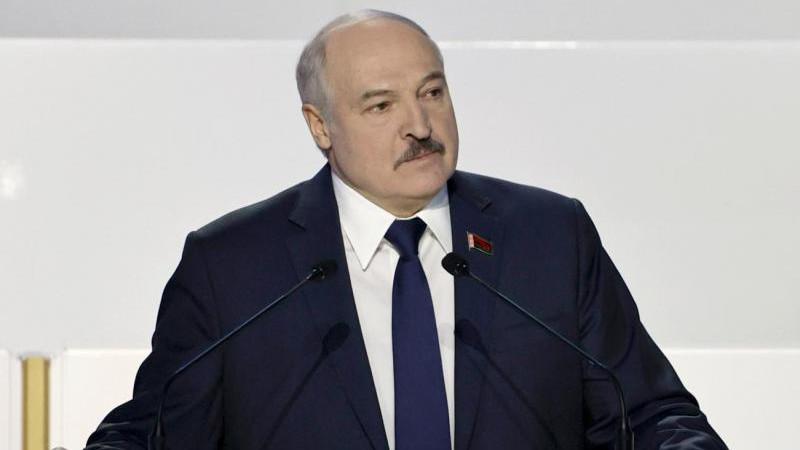 Лукашенко в преддверии Дня независимости помиловал 32 человека