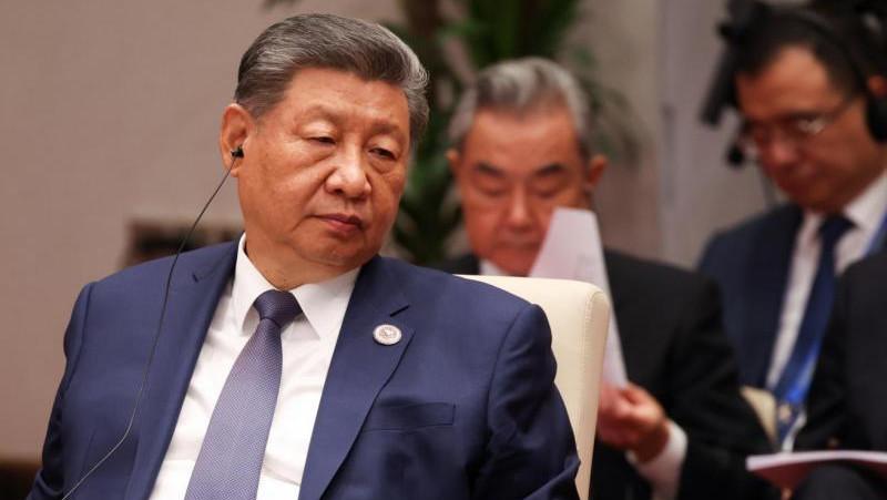 Си Цзиньпин отметил, что над миром все еще нависает \