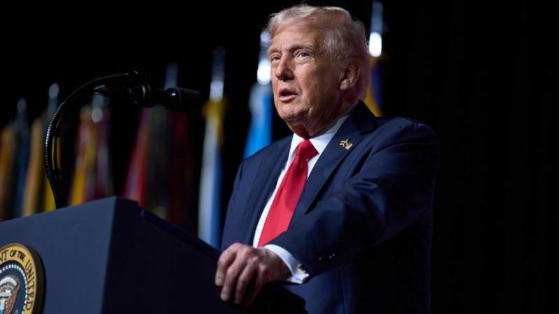 Трамп попросил Apple переименовать озеро Онтарио
