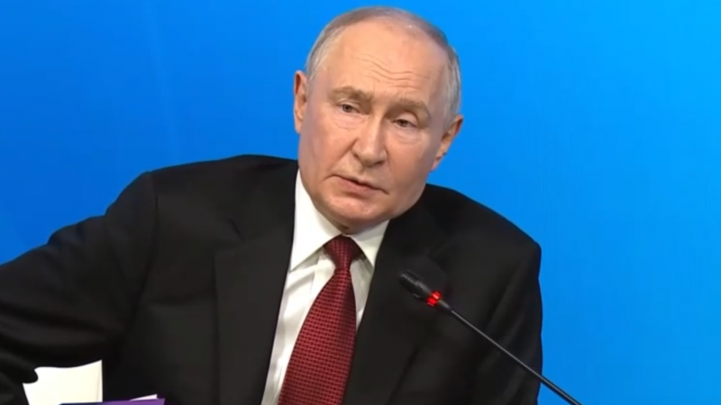 Путин: ответ Украине на атаки на НПЗ оставил ее без сталелитейной отрасли