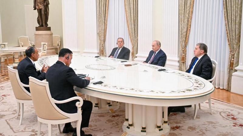 Путин пригласил президента Египта в Россию