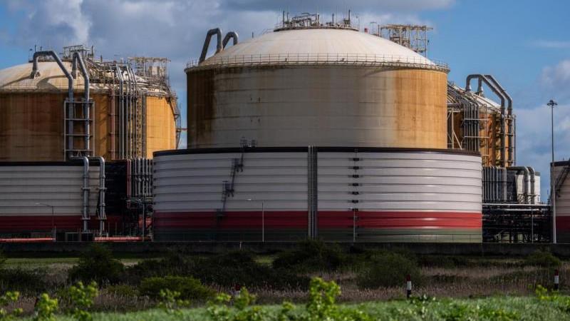 Цена газа на бирже в Европе впервые с декабря 2022 года превышала $900