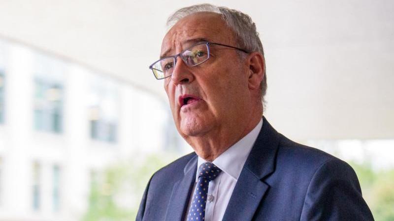 Президент Швейцарии Ги Пармелен анонсировал свою отставку