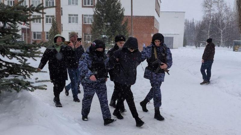 Ученик девятого класса устроил стрельбу в гимназии Уфы