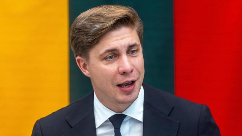 Премьер Литвы предложил убрать из учебных программ Ломоносова