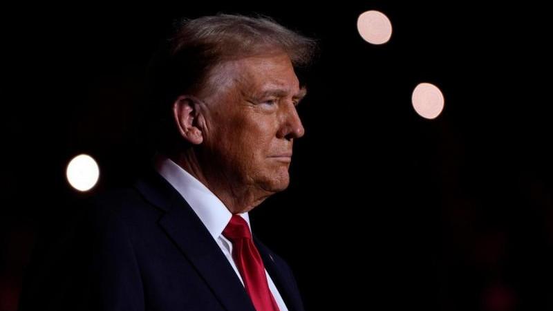 Трамп заявил, что рад возвращению принца Гарри с супругой в Великобританию