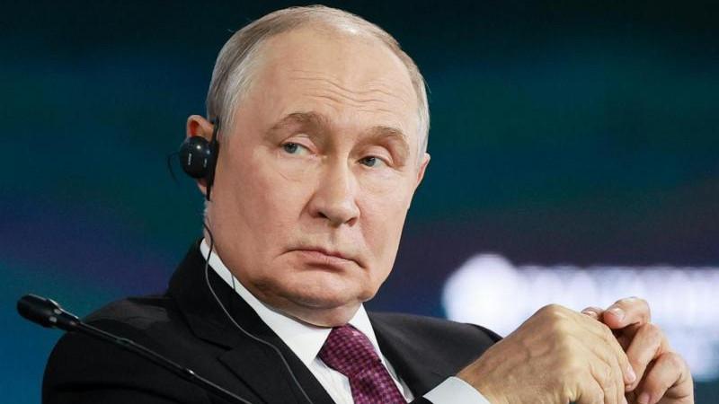 Путин отверг возможность заморозки средств на счетах россиян