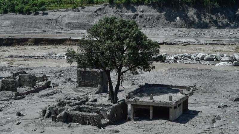 Число погибших при оползне в Непале выросло до 1 252