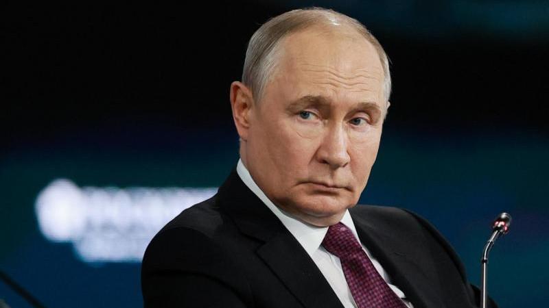 Путин: вопрос урегулирования должны решать именно Россия и Украина