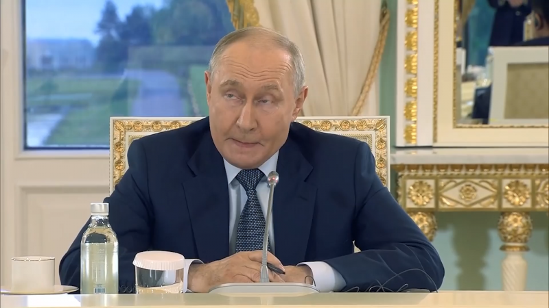 Путин: Россия будет совершенствовать систему ПВО
