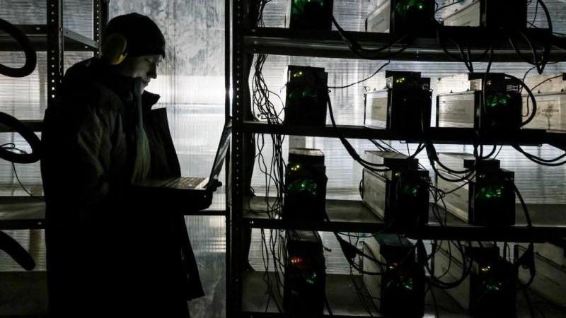 Президент РФ подписал закон о регулировании цифровых валют