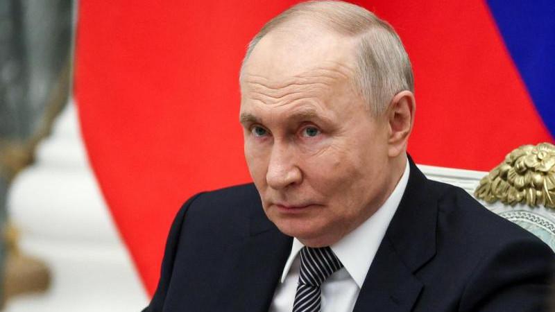 Путин: сбережение исторической памяти является важнейшей задачей