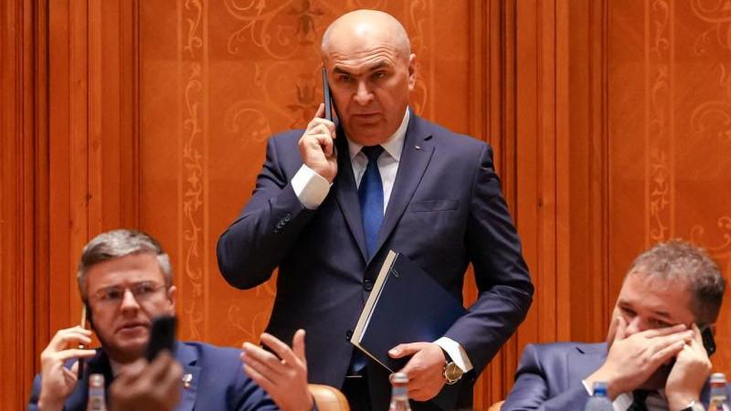 Премьер Румынии покинул парламент до оглашения результатов по вотуму недоверия