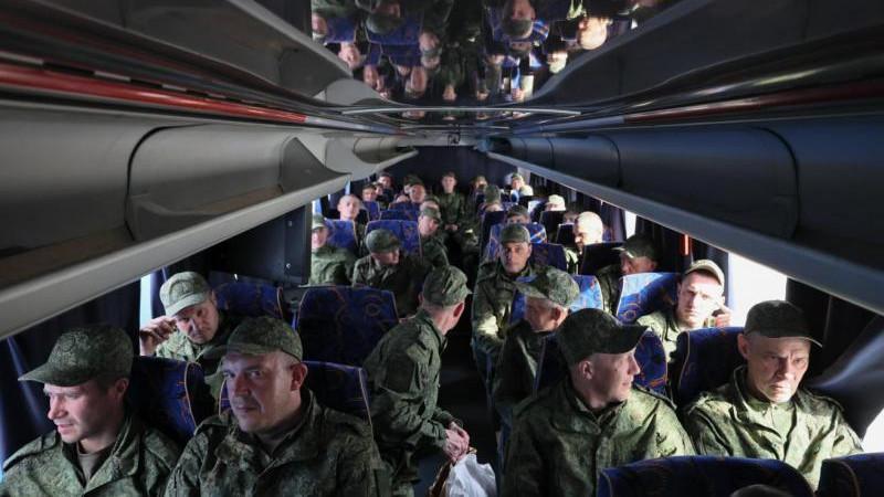 Россия и Украина обменялись пленными по формуле "185 на 185"