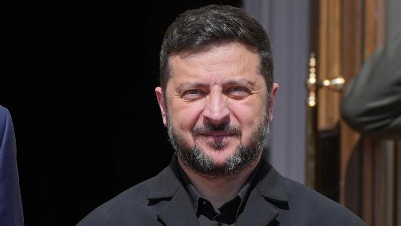Зеленский обвинил Запад в том, что Украина ночью не сбила ни одной ракеты