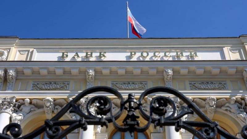 РБК обратило внимание на рост мошенничества через банкоматы