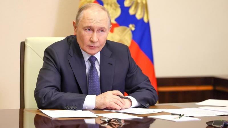 Президент РФ поздравил преподавателей и педагогов с Днем учителя