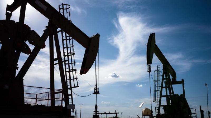 Стоимость нефти Brent снижается более чем на 6%